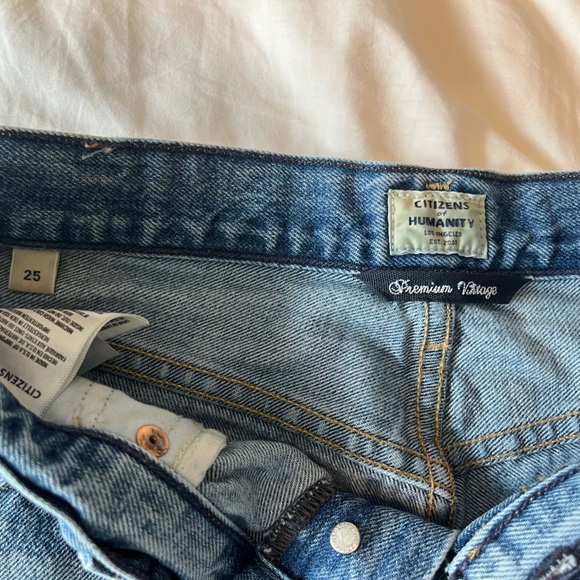 Citizens of Humanity Bree Short size 25 - Picture 2 of 3